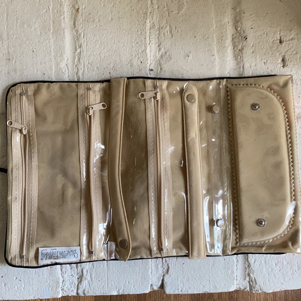 Travel bag for jewelry-DVF - Picture 2 of 4